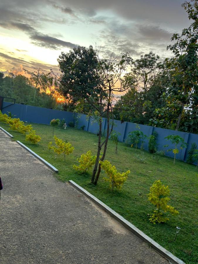 Amba Kola Udawalawa Hotel Udawalawe Buitenkant foto